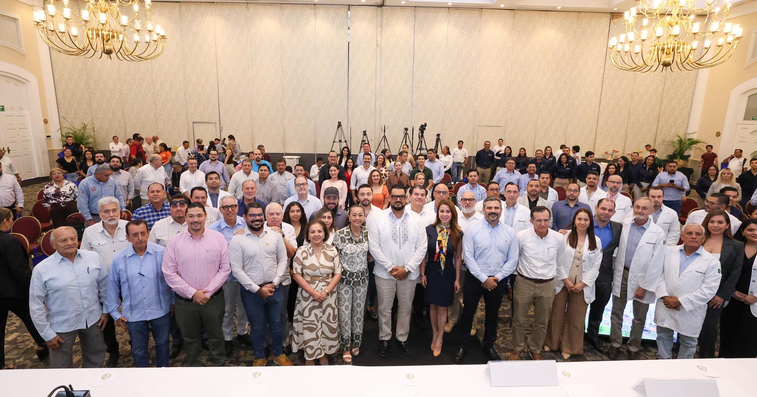 Gobierno del Pueblo impulsa el desarrollo del sector salud
