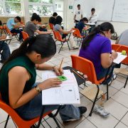 Más de 2 mil 500 aspirantes presentan examen de admisión en la UJAT