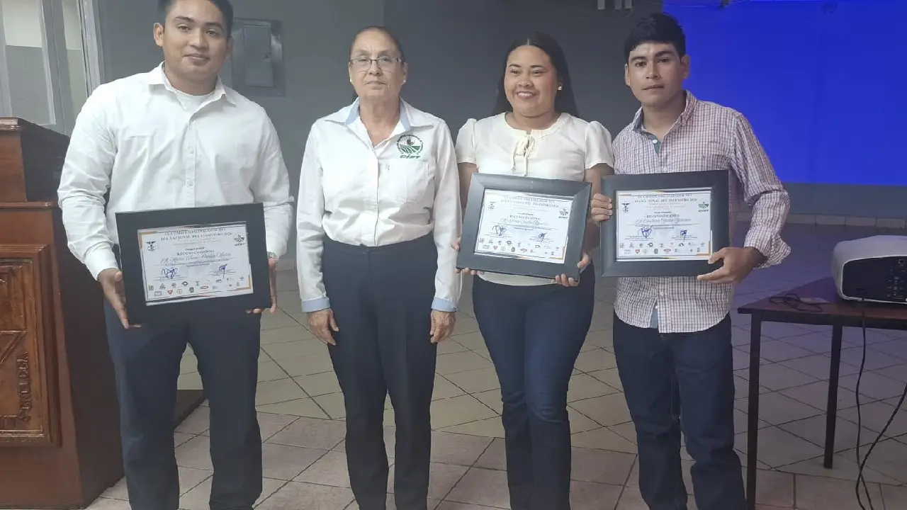Reconocen a los Alumnos con mejores promedios en la Semana de la Ingeniería Tabasco 2026