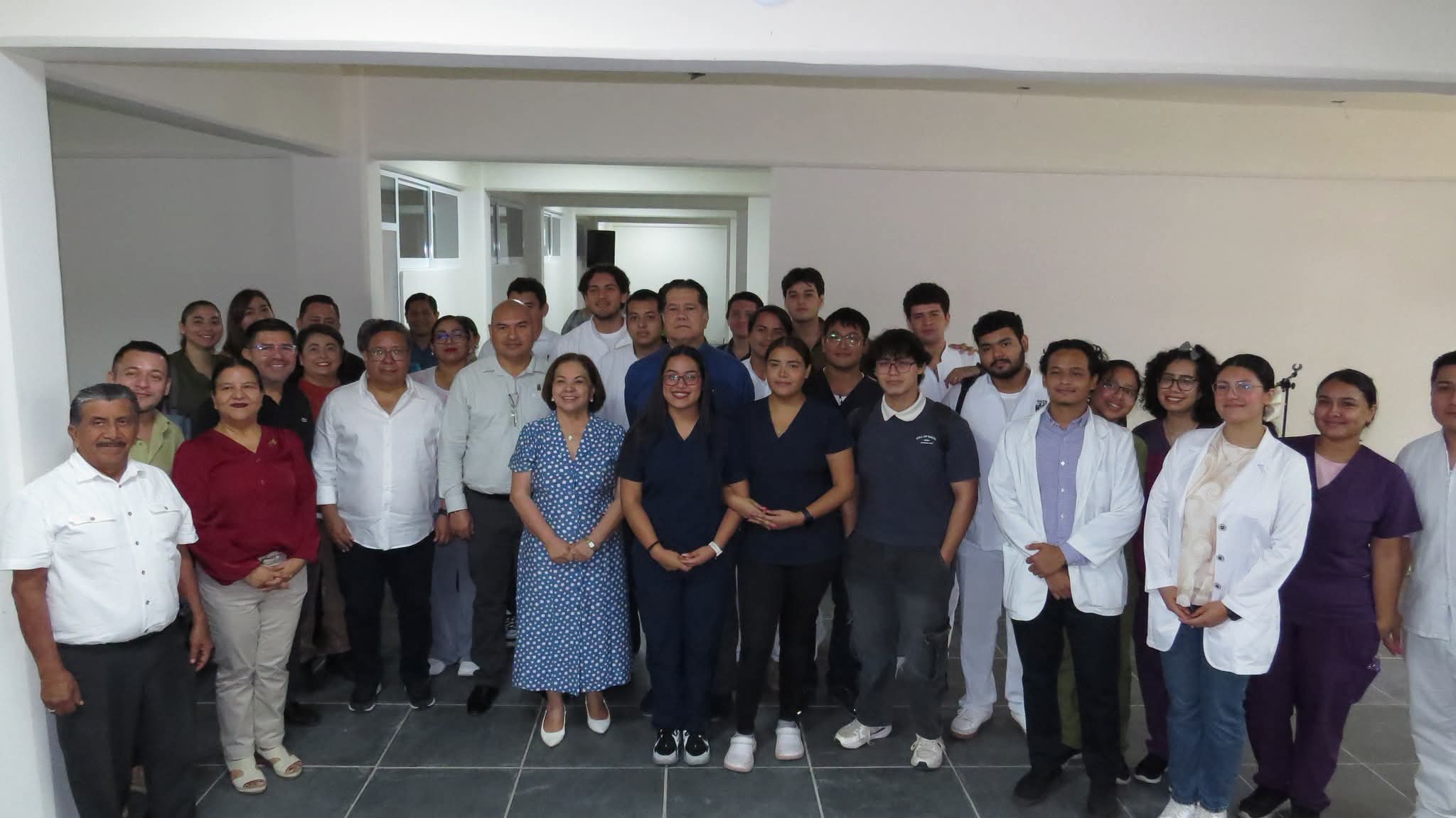 Recorren instalaciones y participan en capacitación especializada