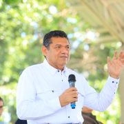 Anuncia Javier May programa de Consultorios Médicos en Comunidades