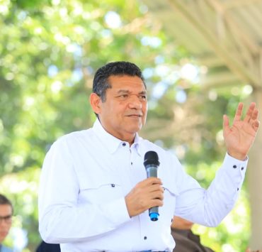 Anuncia Javier May programa de Consultorios Médicos en Comunidades