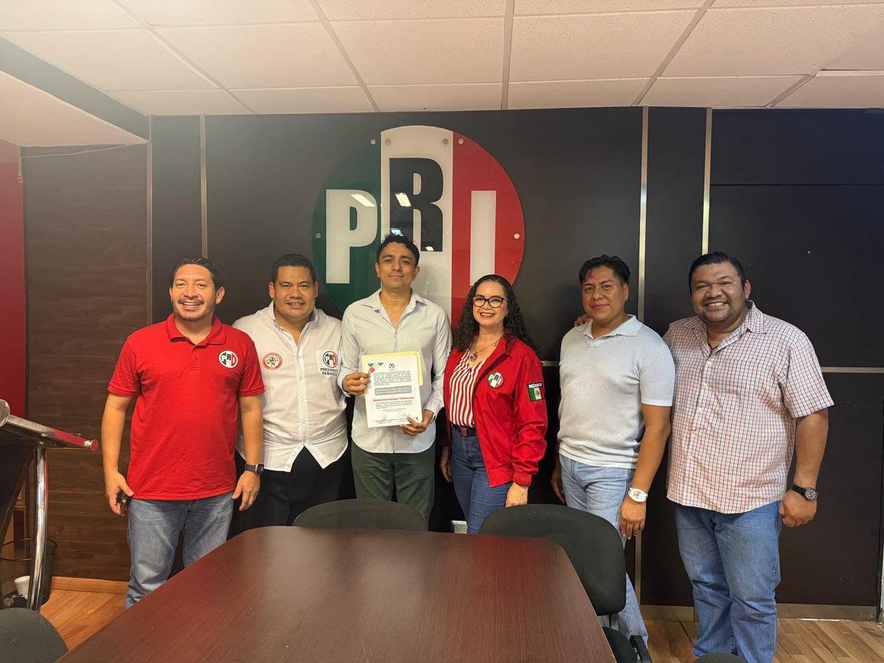 Benito Hernández Villanueva rinde protesta
