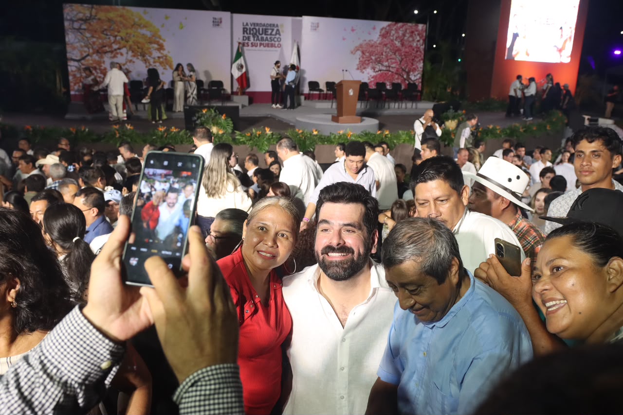 Daniel Casasús acompaña al gobernador Javier May