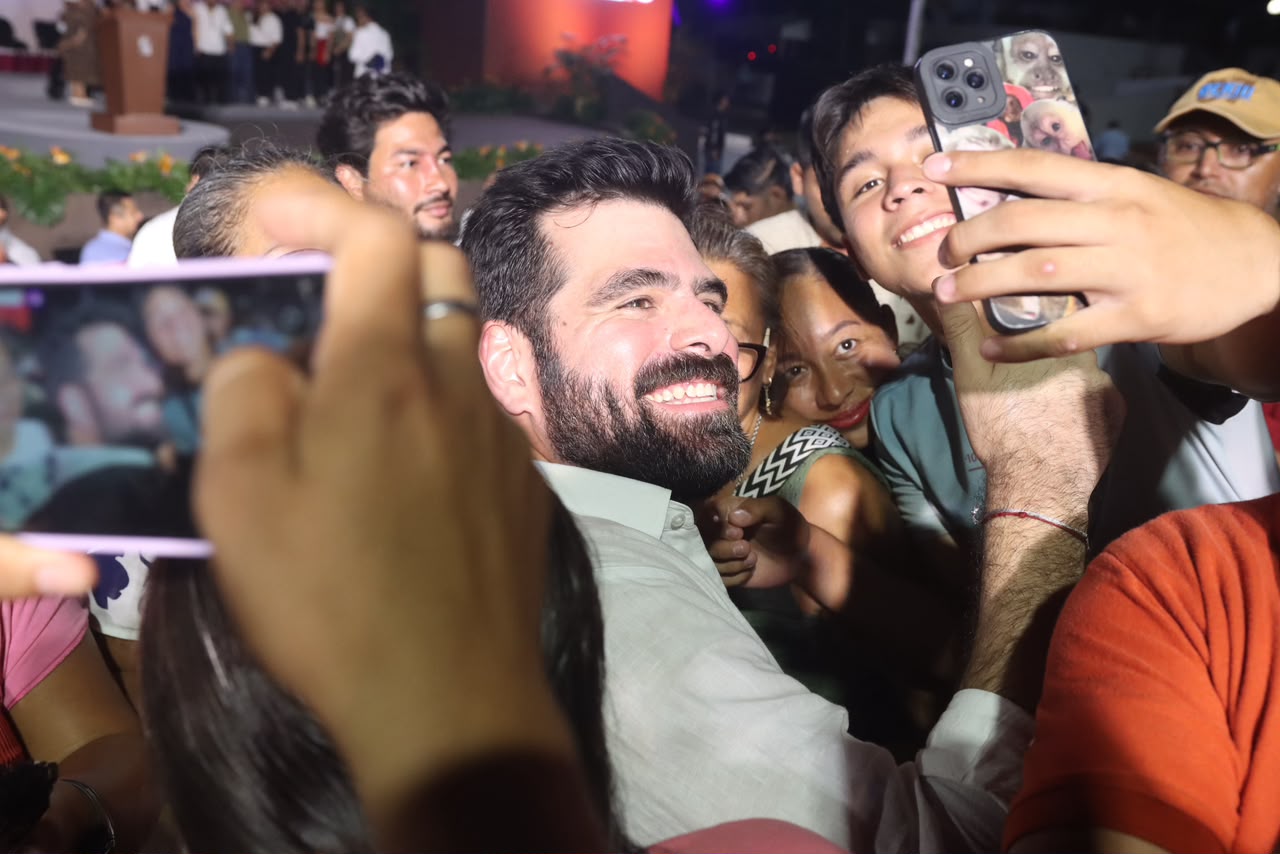 Daniel Casasús acompañó al gobernador Javier May