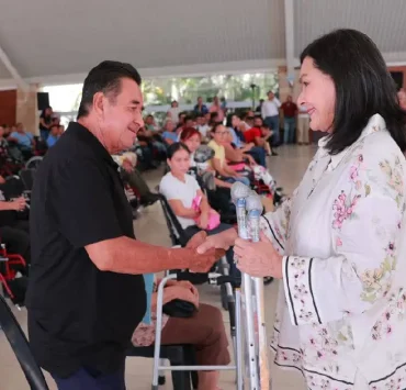 Entrega de apoyos funcionales fortalece el bienestar de las familias