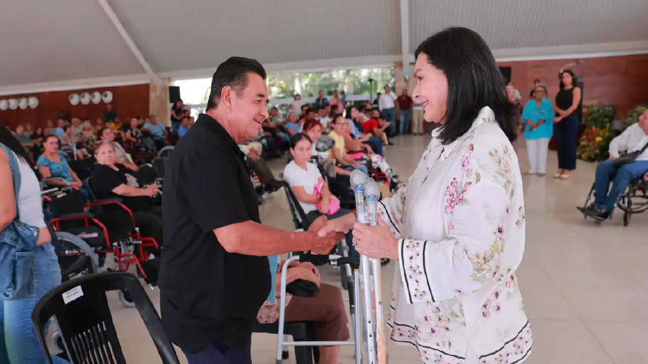 Entrega de apoyos funcionales fortalece el bienestar de las familias