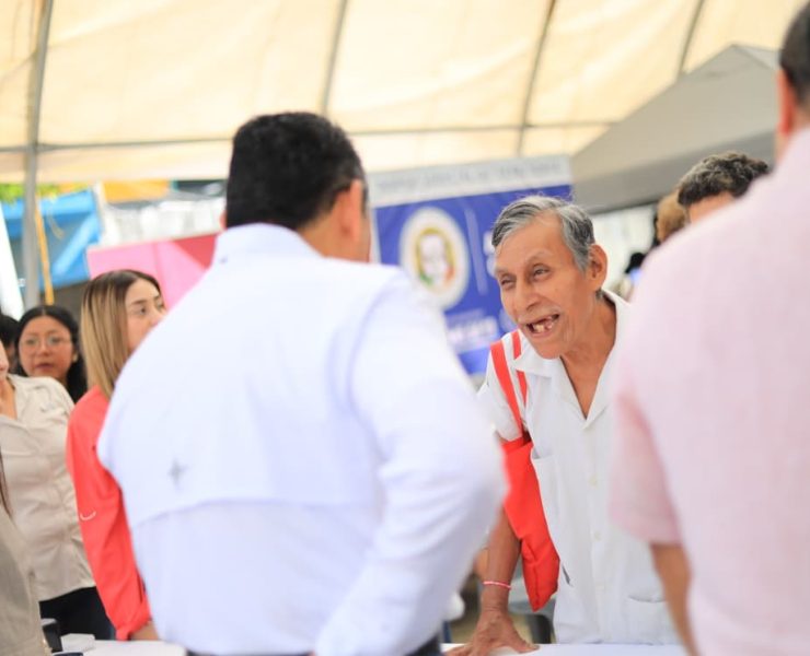 Escucha el Gobernador Javier May a teapanecos en audiencias