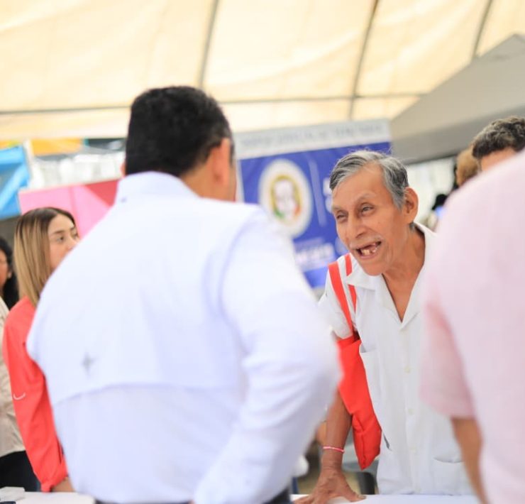 Escucha el Gobernador Javier May a teapanecos en audiencias