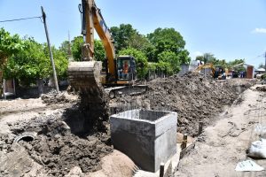 El Gobernador Javier May Rodríguez supervisó las obras hidráulicas en Comalcalco que fortalecen el abasto de agua y reducen riesgos de inundaciones para miles de familias.