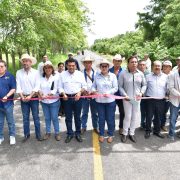 Gobierno del Pueblo entrega camino