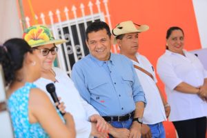 Mujeres de Apatzingán reciben la Entrega de dos incubadoras de huevos, un apoyo que fortalece su producción y impulsa la economía en Tabasco.