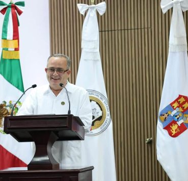 Carlos Efraín Reséndez presenta informe semestral
