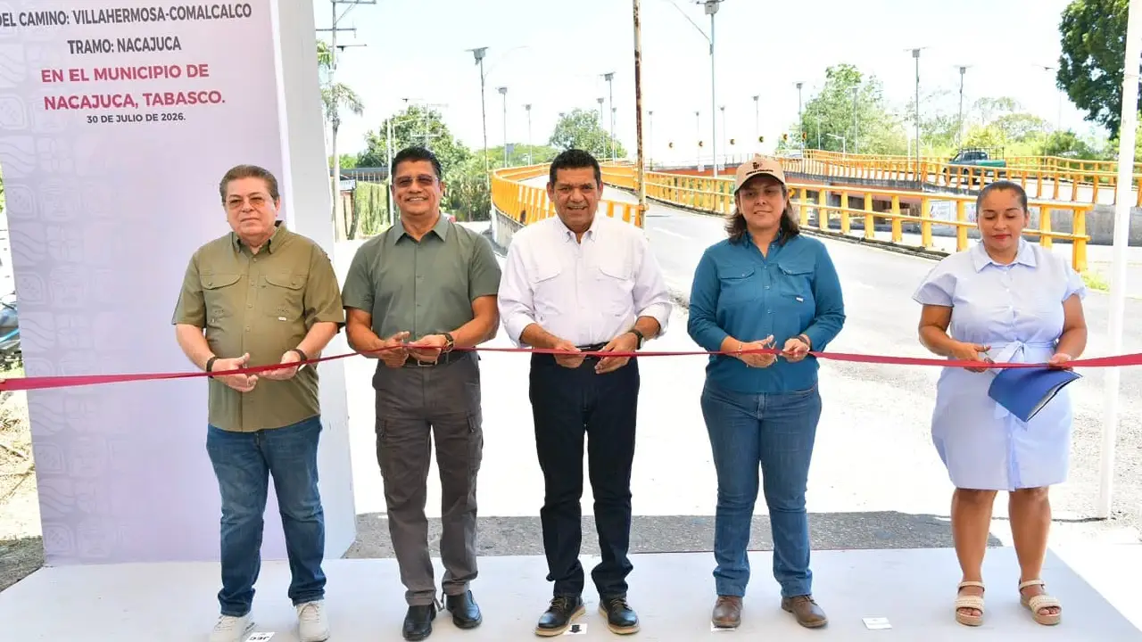 Javier May entregó obras carreteras con inversión histórica
