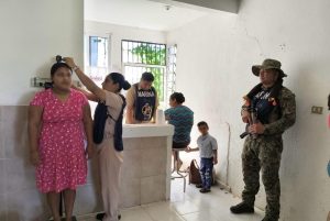 Personal de la Secretaría de Marina y brigadas de salud concluyeron con éxito el Programa de Atención Médica de Primer Contacto, acercando servicios médicos esenciales a las comunidades más vulnerables de Centla, Tabasco.
