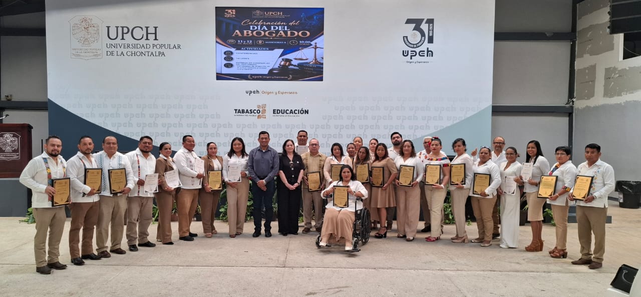 Entregaron reconocimientos a abogados de UPCH