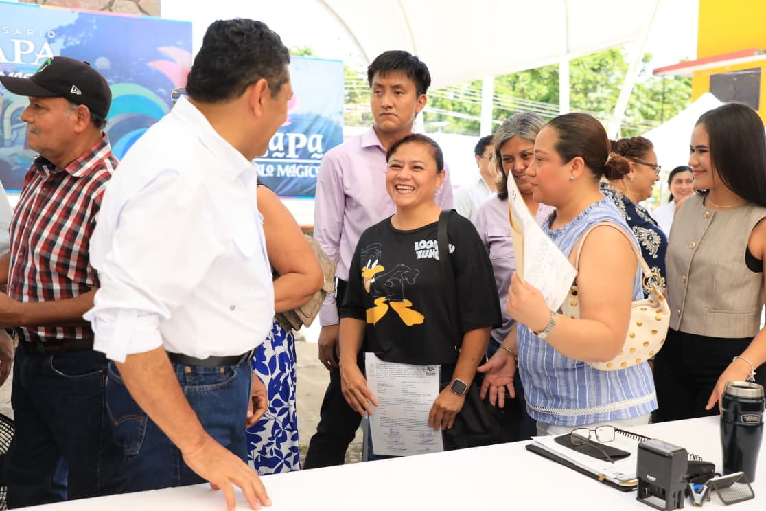 entrega de 15 títulos de propiedad en beneficio de habitantes de las colonias Guadalupe