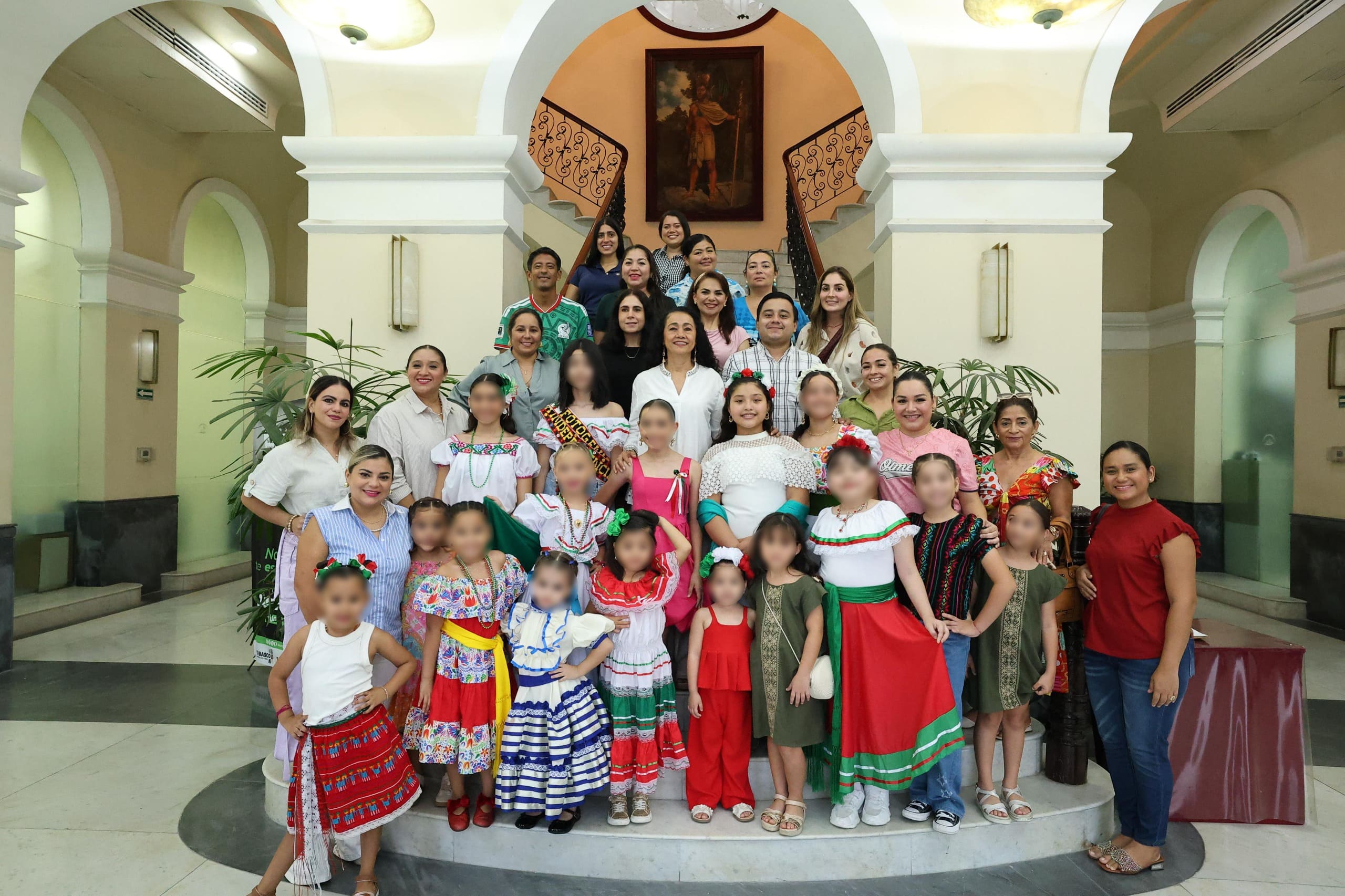 Aspirantes a Niña Independencia DIF Tabasco 2026 visitan