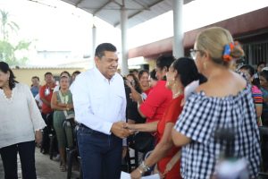 Javier May Rodríguez anunció la construcción de 423 nuevos consultorios médicos para ampliar la atención gratuita y universal en Tabasco.