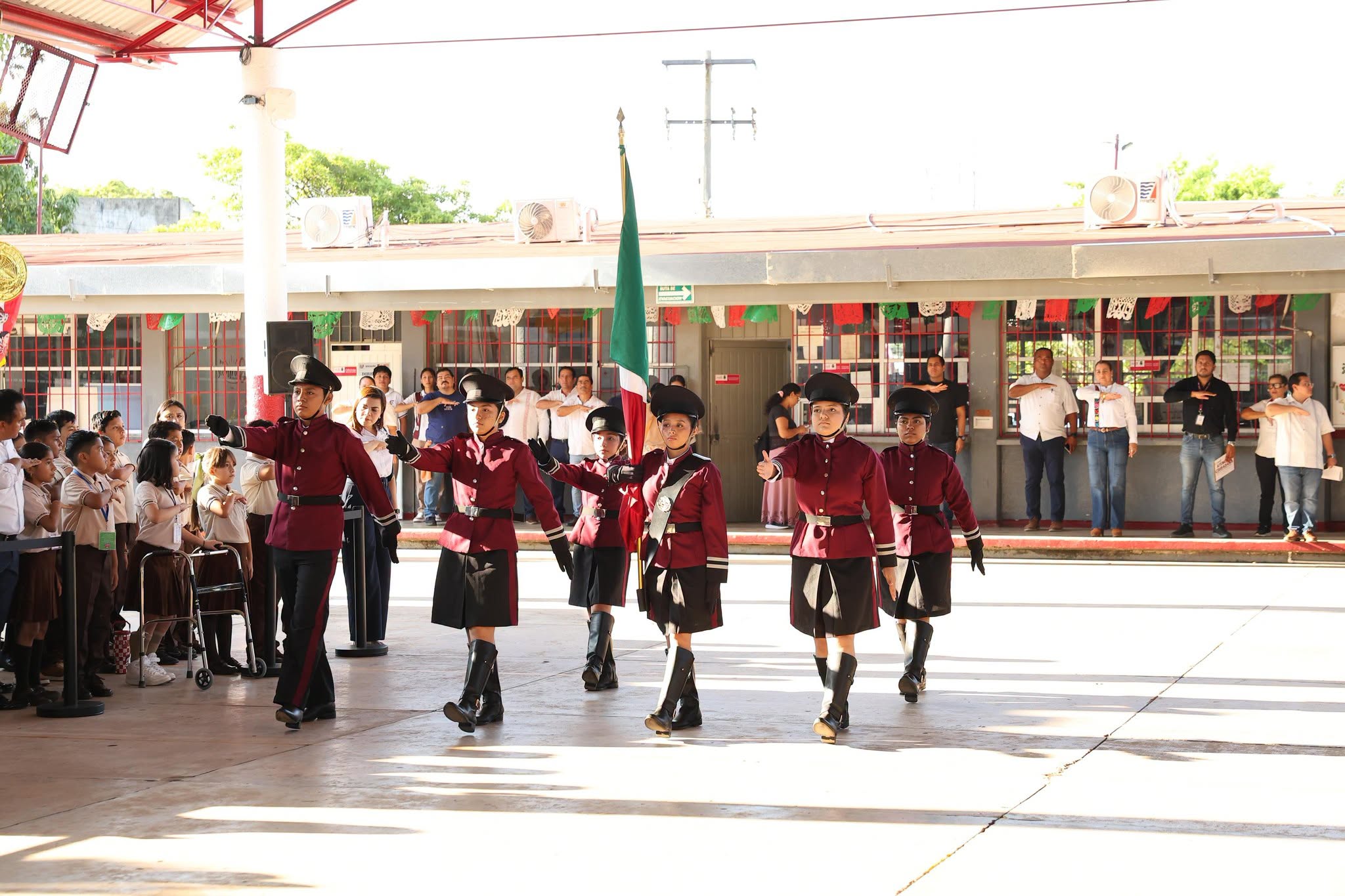 Javier May destaca la educación 