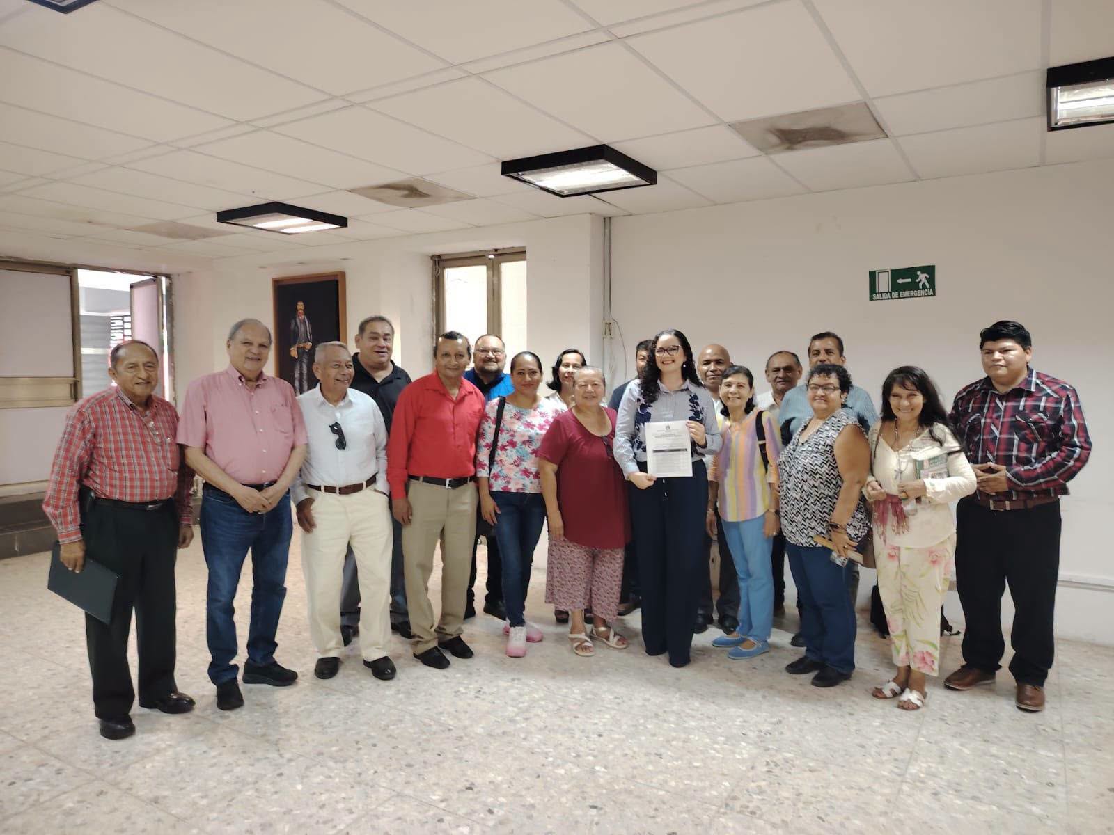 Asisten representantes de distintos sectores