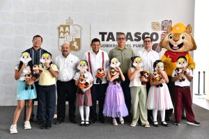 Javier May Rodríguez encabezó la premiación estatal del Concurso Nacional Infantil 2026 “Vamos a Pintar un Árbol”, donde se reconoció la creatividad de niñas y niños de Tabasco comprometidos con el cuidado de la naturaleza.
