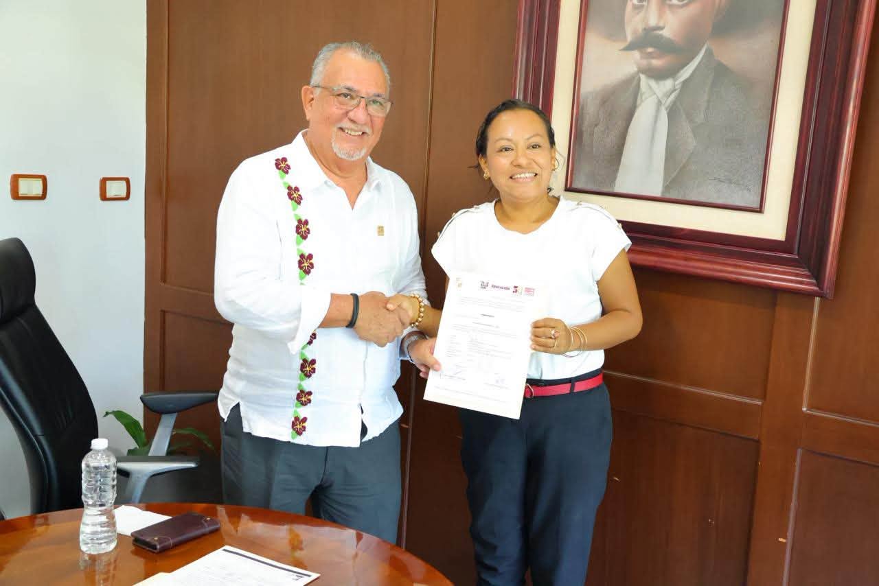 Diana Carolina Domínguez López como directora del Plantel 21