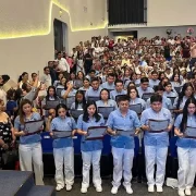Egresados de cuatro licenciaturas concluyen su formación profesional