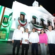 Encendido de luces patrias en Tabasco marca inicio de celebraciones
