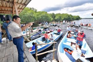La producción de ostión en la Laguna Mecoacán impulsa la economía de las comunidades y fortalece al sector pesquero mediante apoyos y acciones de repoblamiento.
