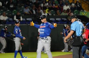 Los Olmecas de Tabasco celebraron el triunfo de Olmecas sobre los Toros tras imponerse 7-1 en el primer juego de la Serie del Rey 2026 y tomar ventaja en la serie.