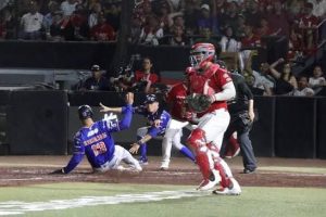 Austin Warner brilló desde la lomita al lanzar seis entradas en blanco y liderar el triunfo de Olmecas sobre los Toros por 7-1 en el Juego 1 de la Serie del Rey 2026.