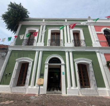 Renuevan fachada de la Galería Jaguar Despertado