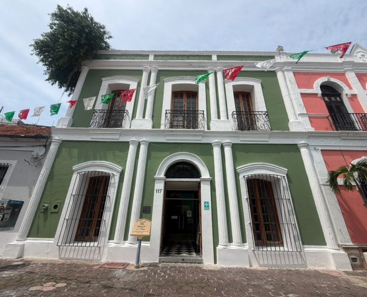 Renuevan fachada de la Galería Jaguar Despertado
