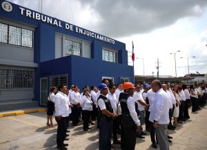 El gobernador Javier May Rodríguez y el magistrado presidente del Tribunal Superior de Justicia, Carlos Efrain Reséndez Bocanegra, encabezaron la inauguración de las nuevas Salas de audiencias de los Tribunales de Enjuiciamiento para Adultos en Tabasco.