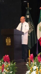 Representantes de IMSS-Bienestar Tabasco acompañaron la ceremonia de entrega de títulos a los nuevos profesionistas de la División Académica de Ciencias de la Salud de la UJAT.