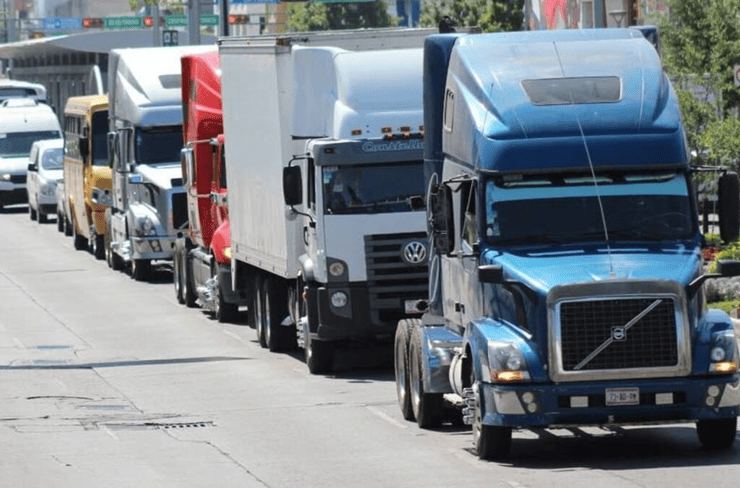 Alertan por movilización de transportistas