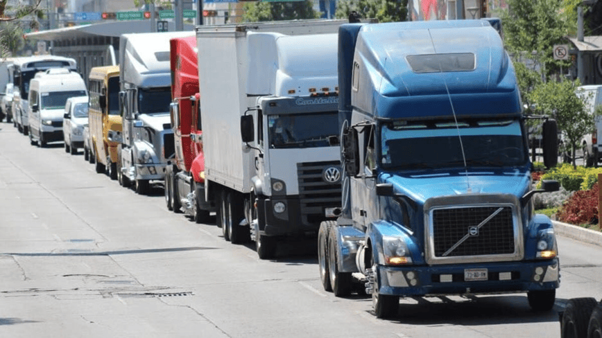 Alertan por movilización de transportistas