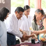 Bienestar a familias de Centro Gobierno de Tabasco acerca servicios y trámites