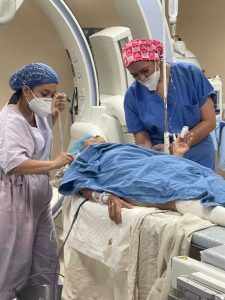 El ISSSTE Tabasco reconoció la colaboración del Hospital Juan Graham durante la 6.ª Jornada de Cateterismo, en la que ocho derechohabientes recibieron atención médica especializada y reportan una recuperación satisfactoria.