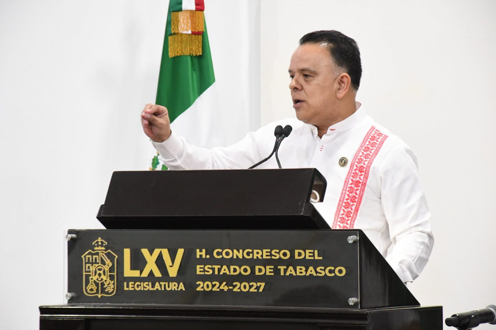Diputado Marcos Rosendo se registra