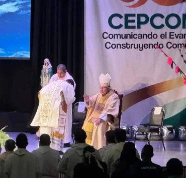 La misa solemne marcó el cierre del XXXIII Encuentro Nacional de la Pastoral de la Comunicación y el inicio del Jubileo por los 50 años de la CEPCOM, reafirmando el compromiso de comunicar el Evangelio con responsabilidad, verdad y fraternidad.