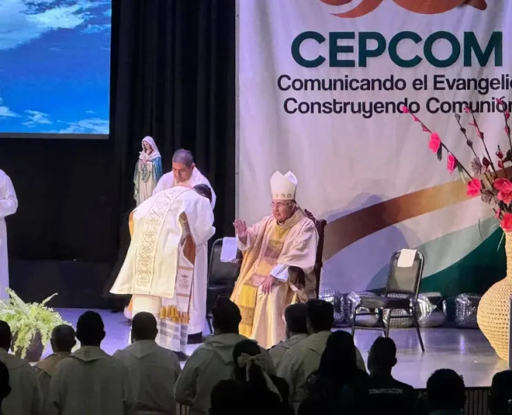 La misa solemne marcó el cierre del XXXIII Encuentro Nacional de la Pastoral de la Comunicación y el inicio del Jubileo por los 50 años de la CEPCOM, reafirmando el compromiso de comunicar el Evangelio con responsabilidad, verdad y fraternidad.