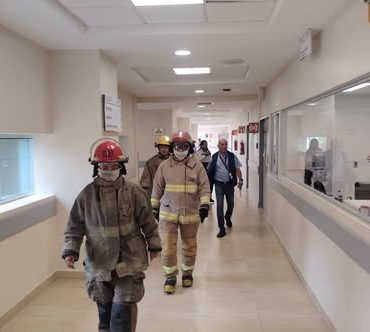 Evacúan a visitantes del Hospital del ISSSTE