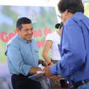 Javier May anuncia obras viales