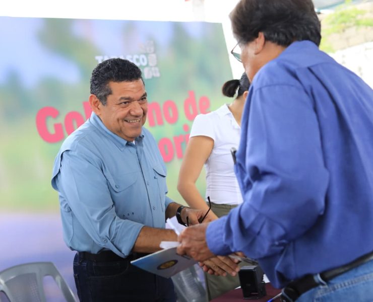 Javier May anuncia obras viales
