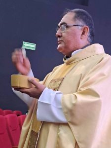 La misa solemne marcó el cierre del XXXIII Encuentro Nacional de la Pastoral de la Comunicación y el inicio del Jubileo por los 50 años de la CEPCOM, reafirmando el compromiso de comunicar el Evangelio con responsabilidad, verdad y fraternidad.