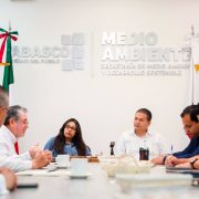 Pemex promete apagar dos mecheros