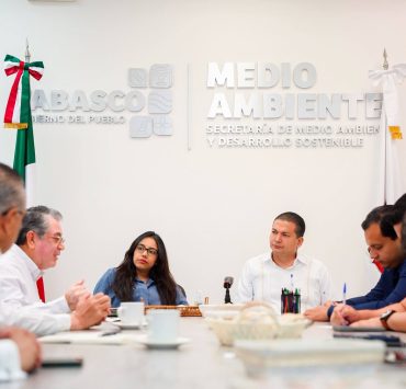 Pemex promete apagar dos mecheros