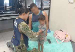 La Marina mantiene brigadas, vehículos, embarcaciones y equipos de emergencia preparados para atender posibles afectaciones por el huracán “Simón” y la tormenta tropical “Trudy” en el Pacífico mexicano.
